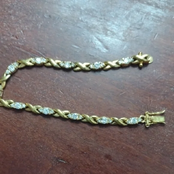 Elegant Gold and Silver Women's Bracelet - Picture 7 of 7
